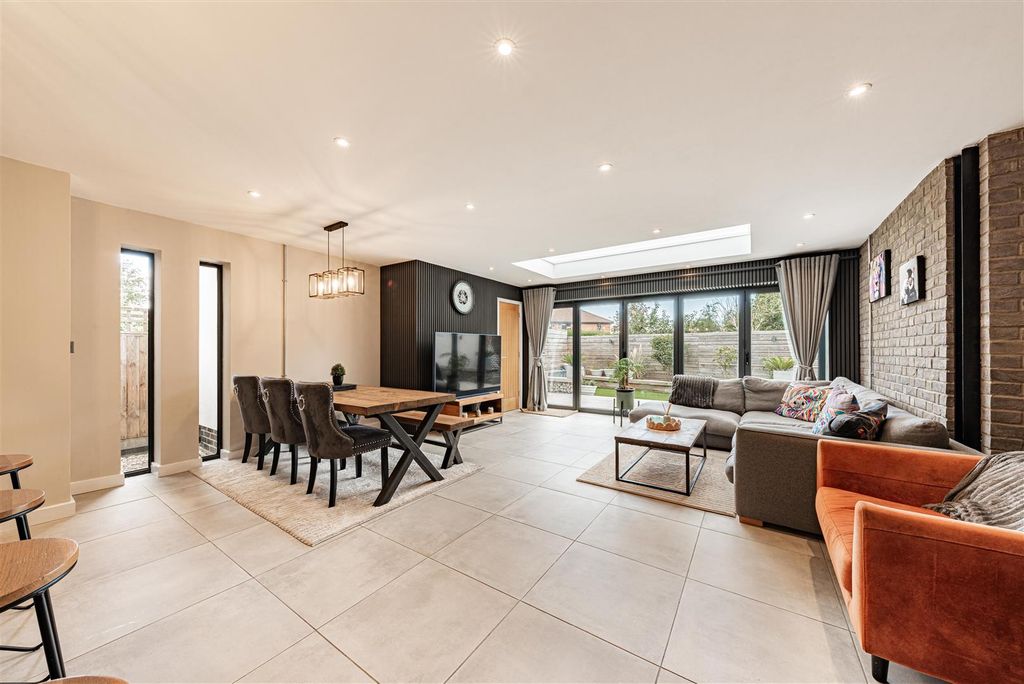 Property photo 3 of 33 L J Imaging-20.Jpg