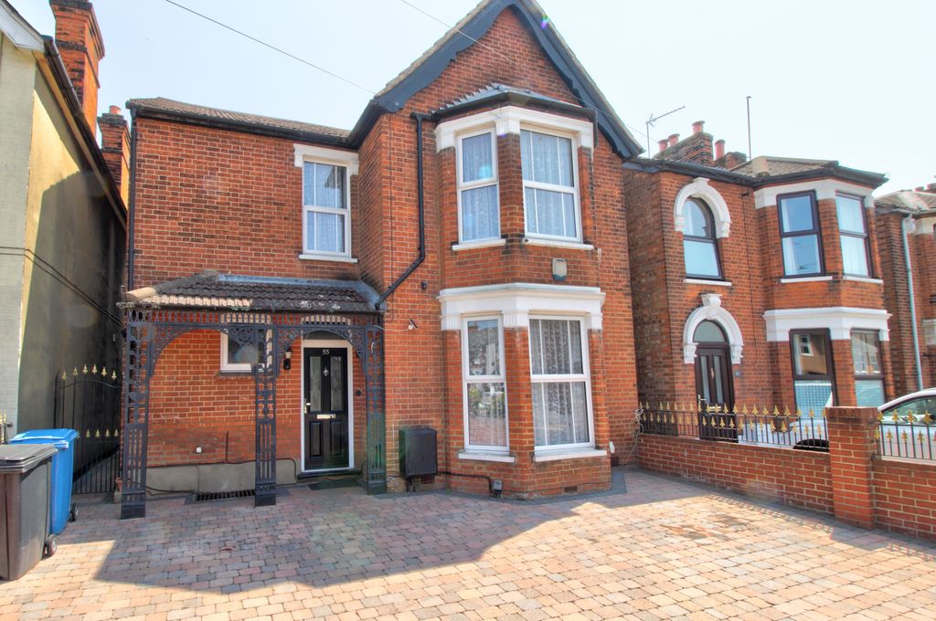 Property photo 1 of 16 Front