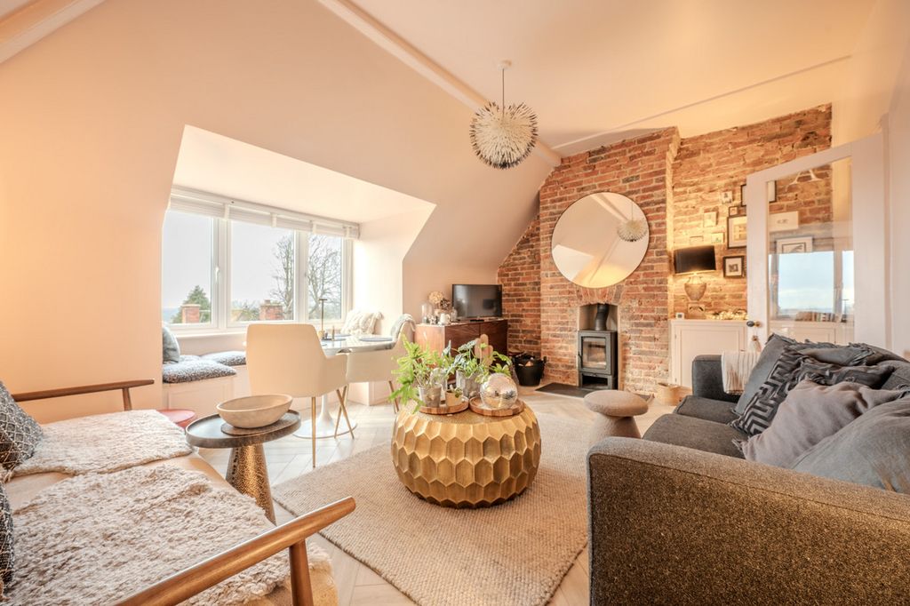 Property photo 1 of 25