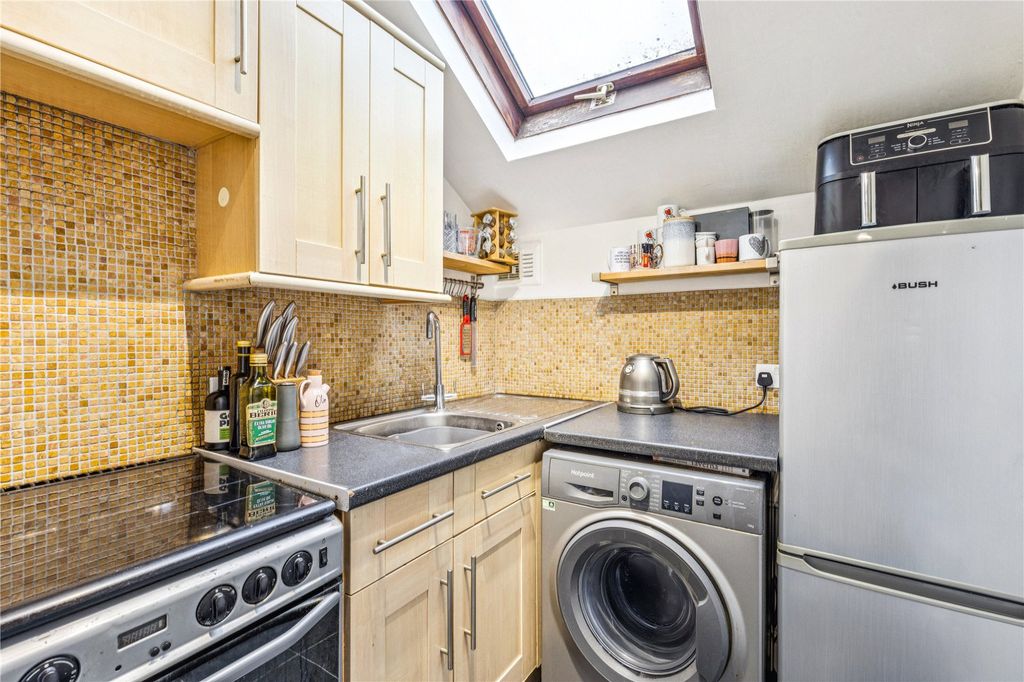 Property photo 3 of 6 Picture No. 19