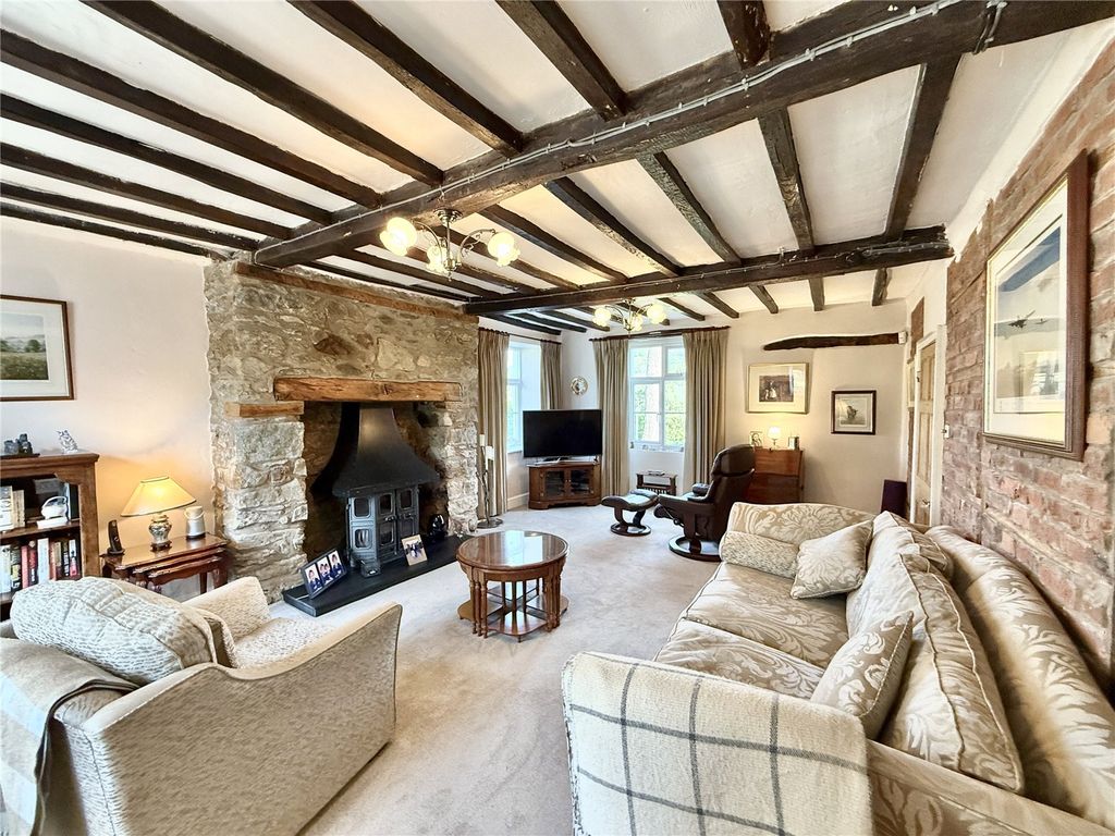 Property photo 2 of 47 Picture No. 15