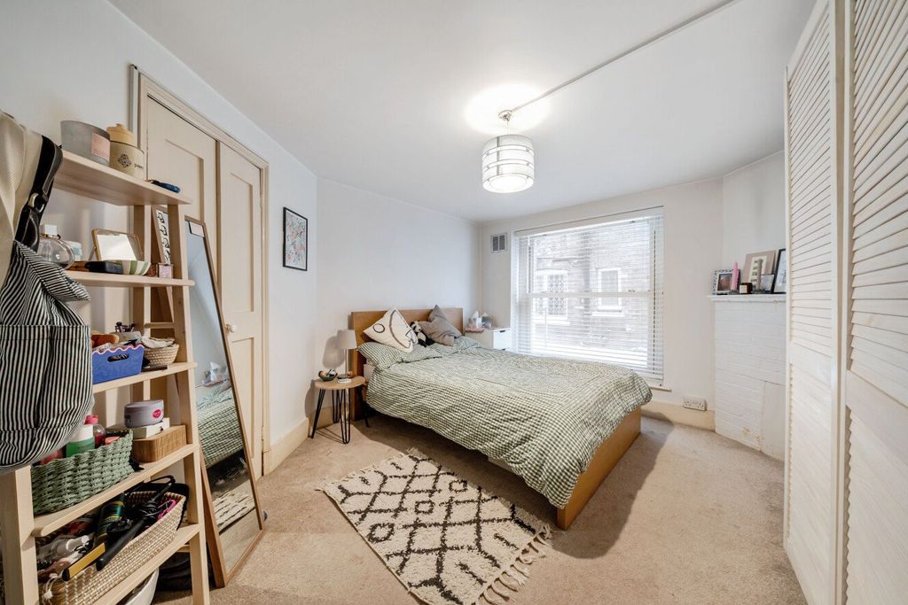 Property photo 2 of 14 Picture No. 11