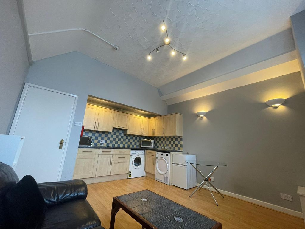Property photo 2 of 3