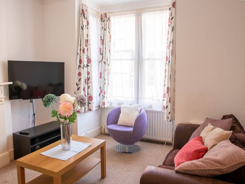 Property photo 2 of 15 Living Room