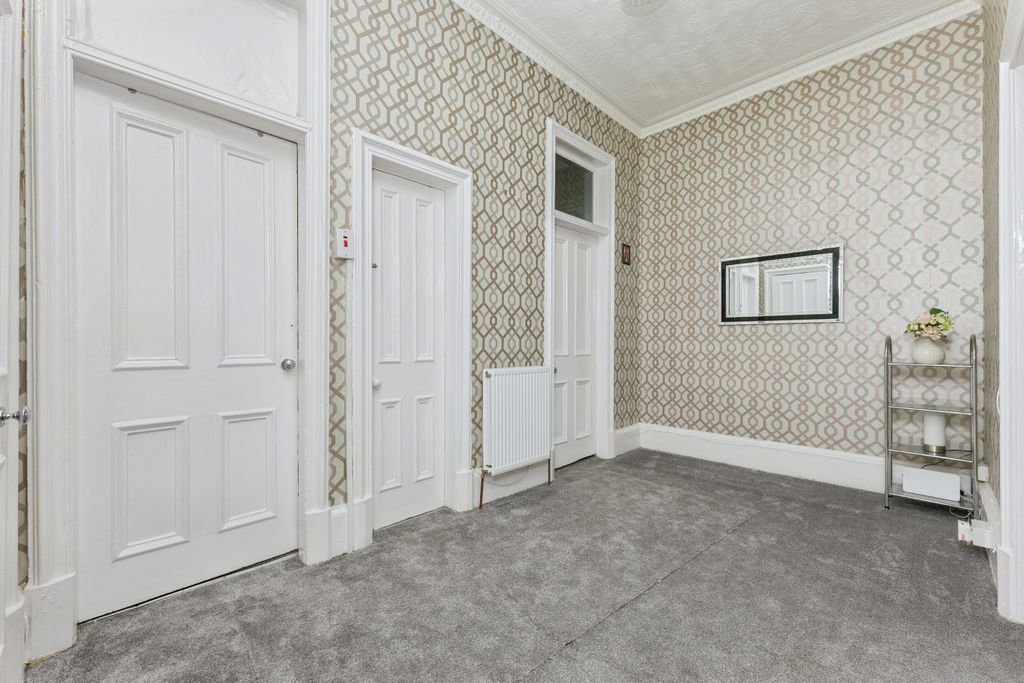 Property photo 3 of 15 Hall