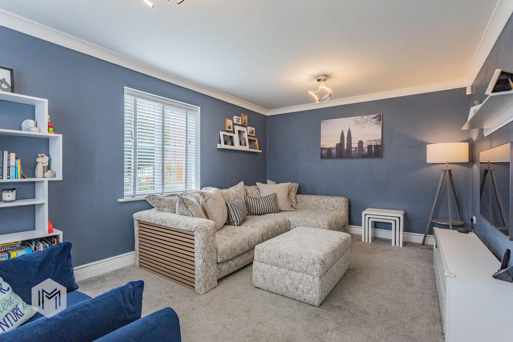 Property photo 2 of 34