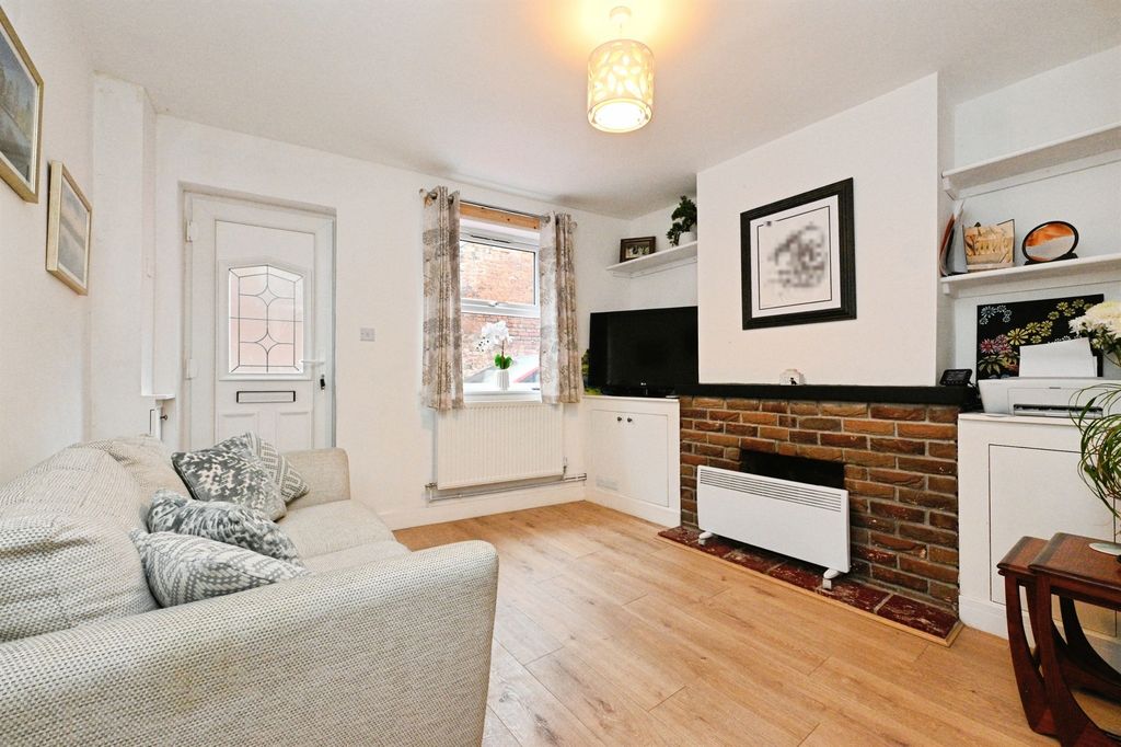 Property photo 3 of 17