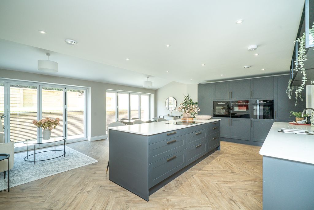 Property photo 3 of 29