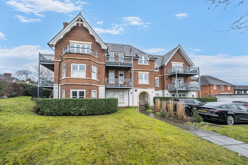 Property photo 1 of 21