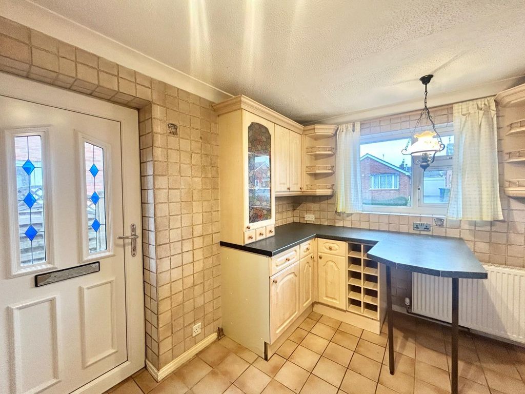 Property photo 3 of 20 Kitchen