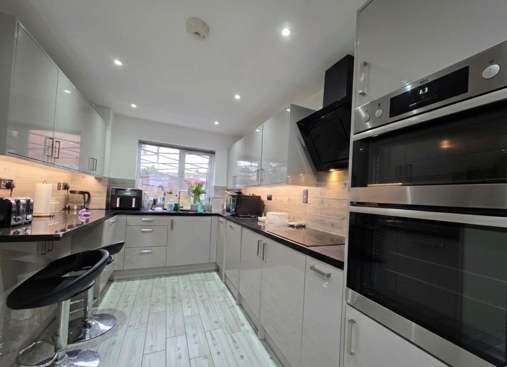 Property photo 2 of 7 4.Jpg