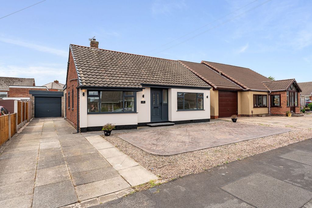 Property photo 1 of 32