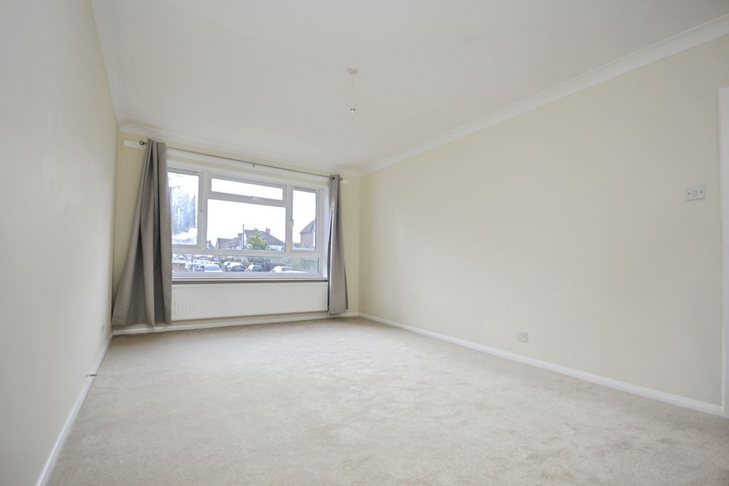 Property photo 1 of 8 Room