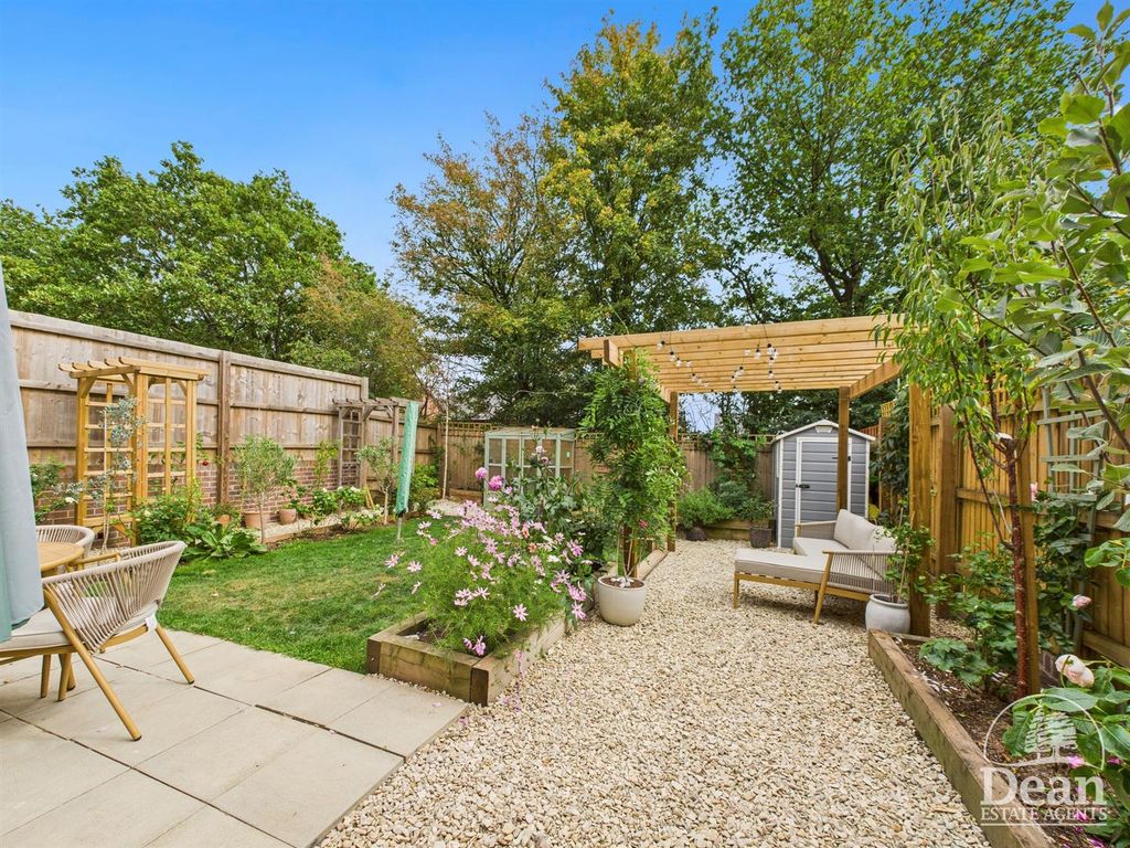 Property photo 2 of 26