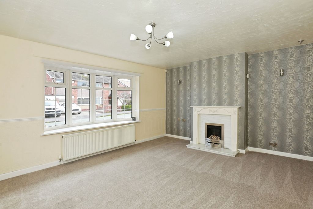 Property photo 3 of 16 Photo