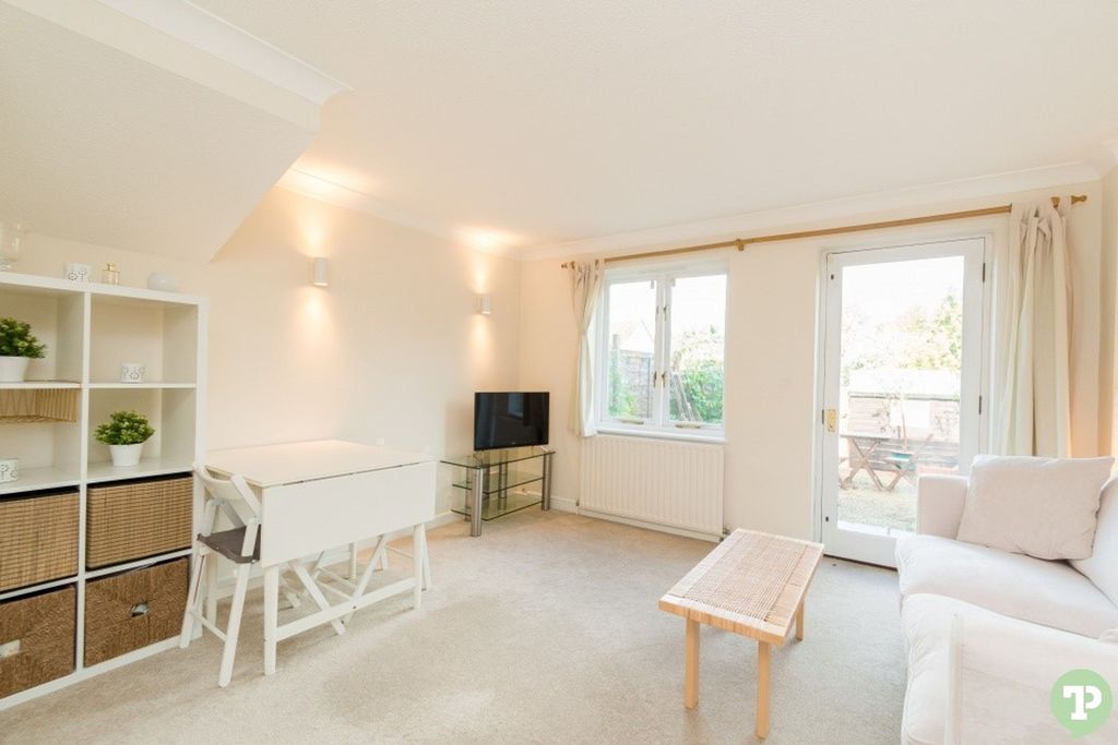 Property photo 3 of 10 Light Sitting Room