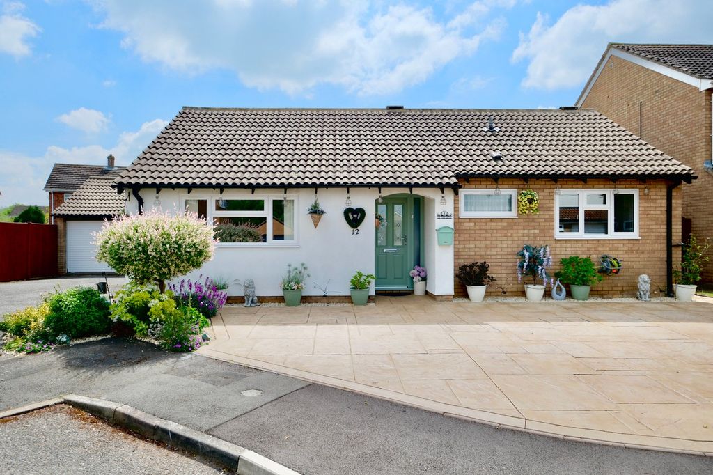 Property photo 1 of 18