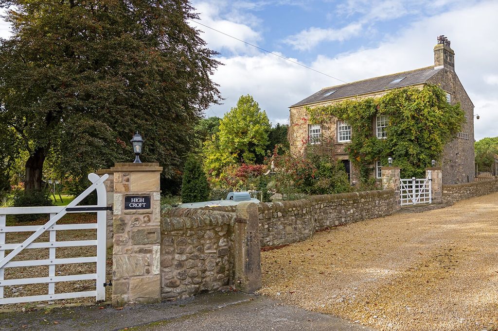 Property photo 2 of 20 4522831