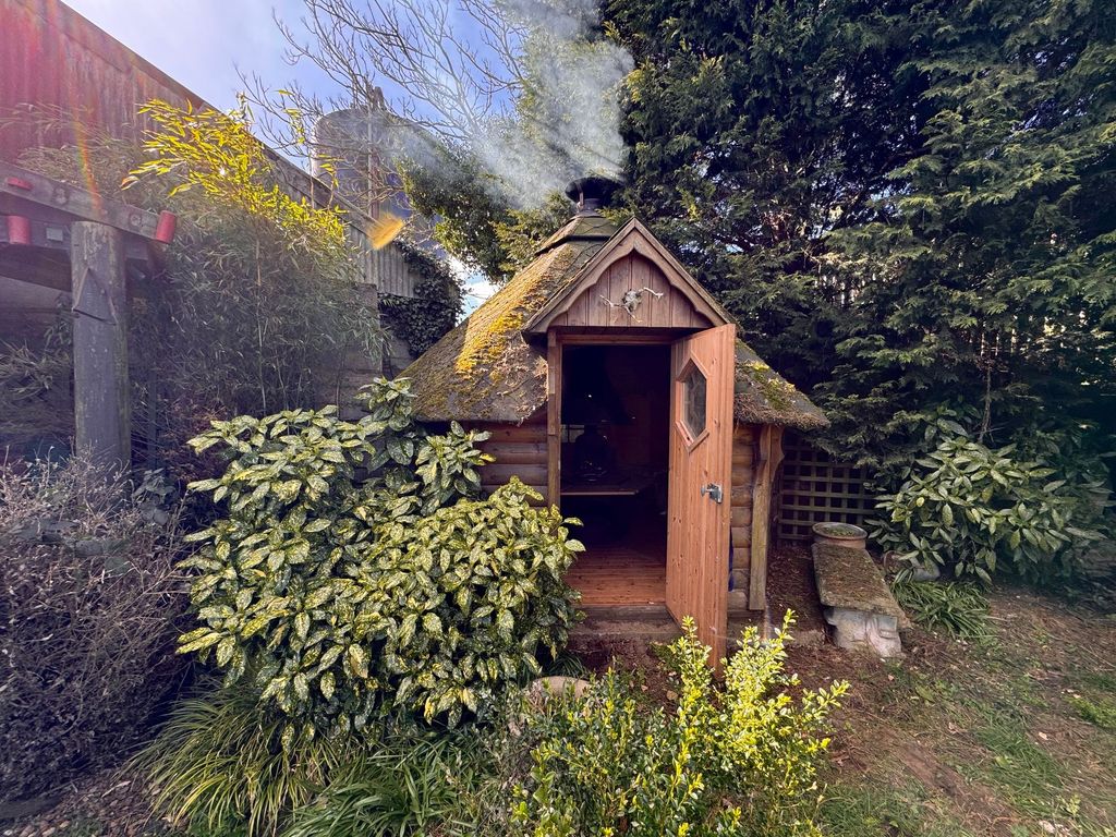 Property photo 3 of 45