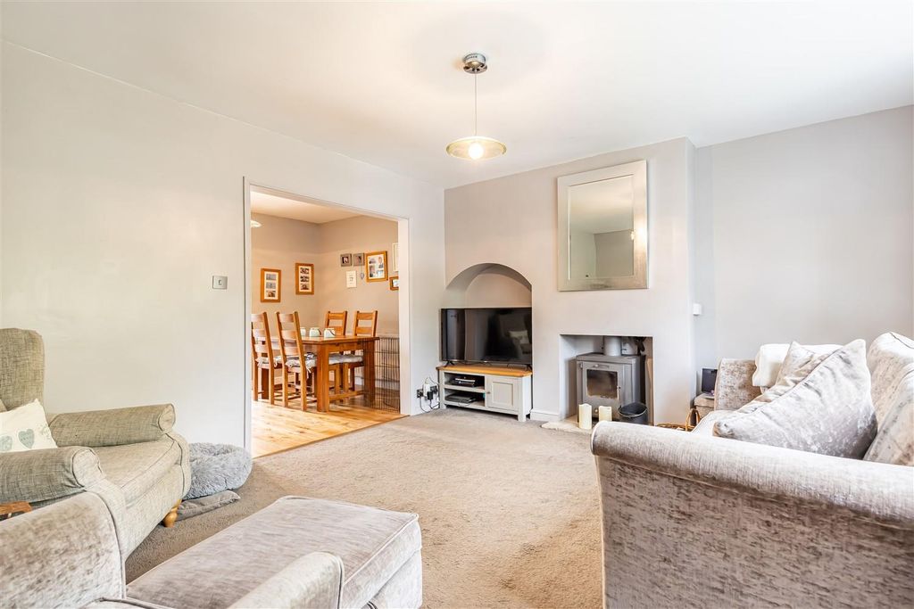 Property photo 3 of 24 28 Colvers Matching  (1).Jpg