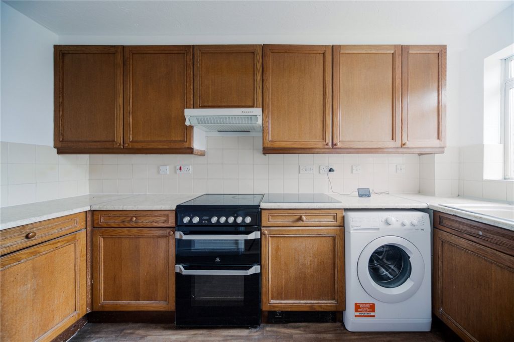 Property photo 3 of 10 5