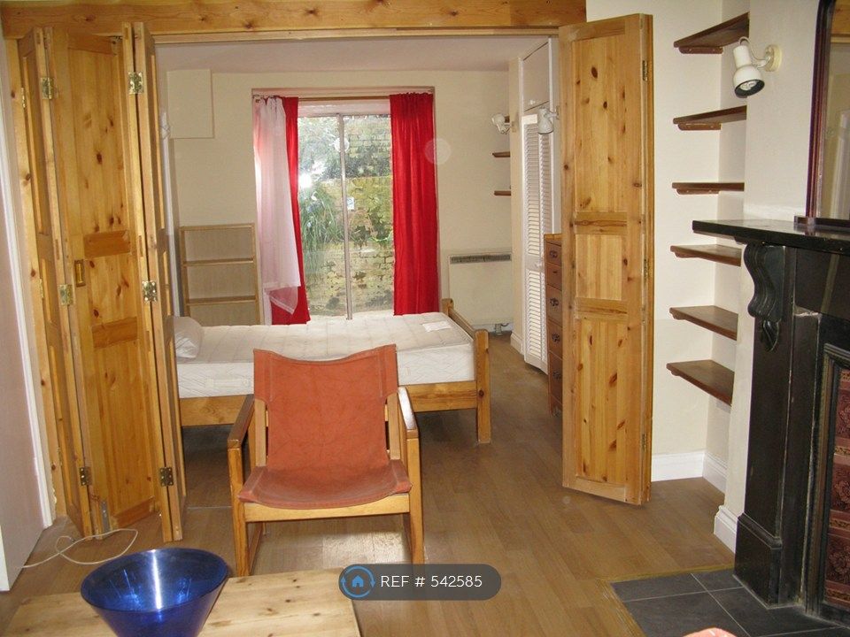 Property photo 3 of 8 Bedroom