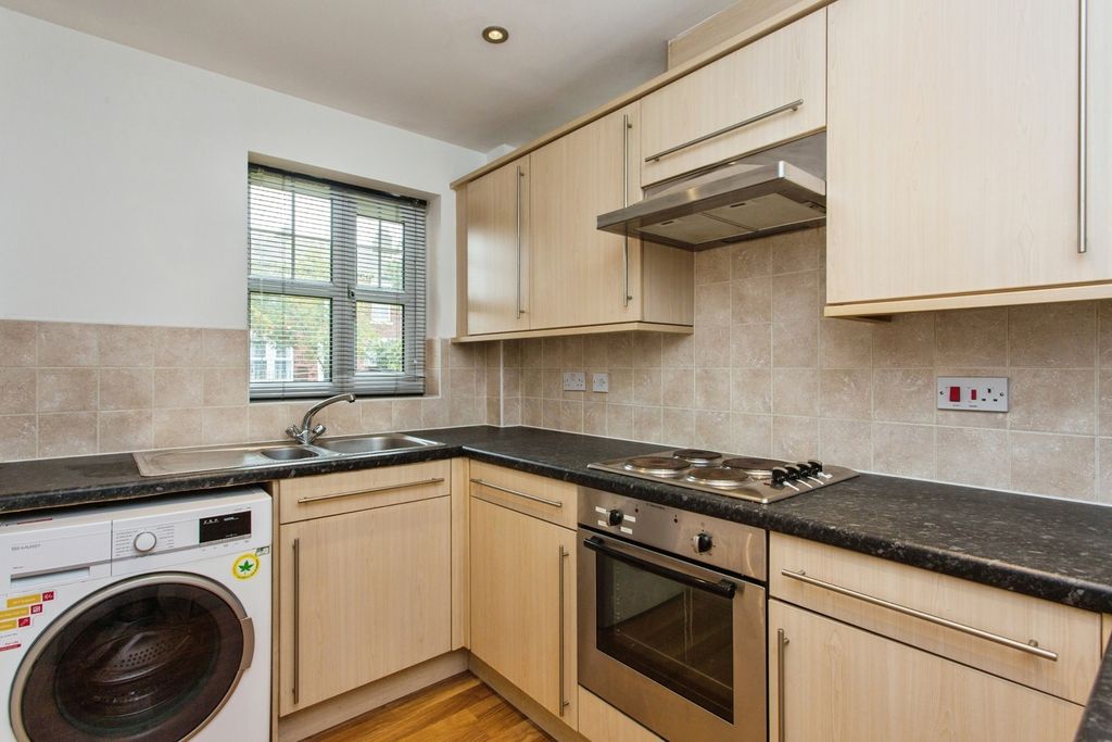 Property photo 2 of 17 Photo