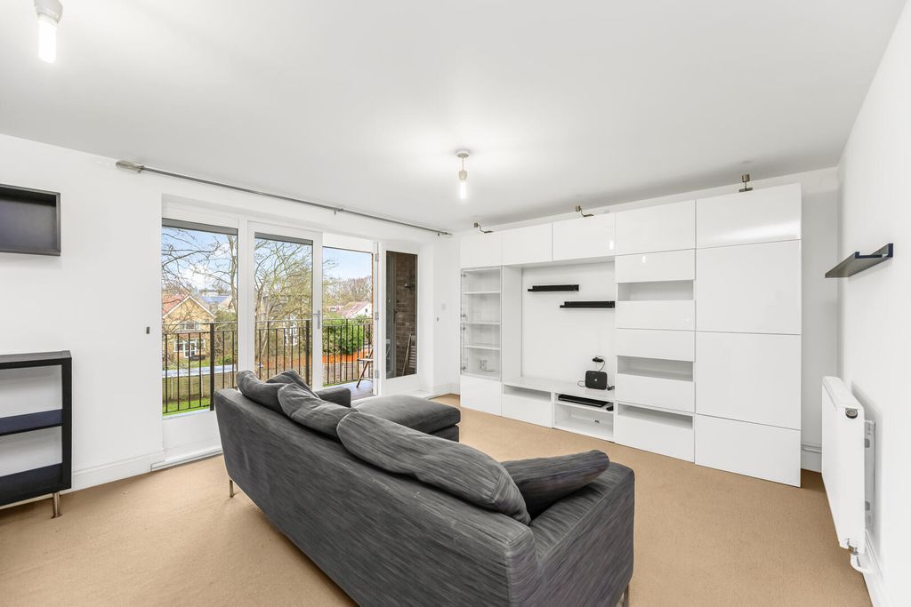 Property photo 2 of 21 Living Room