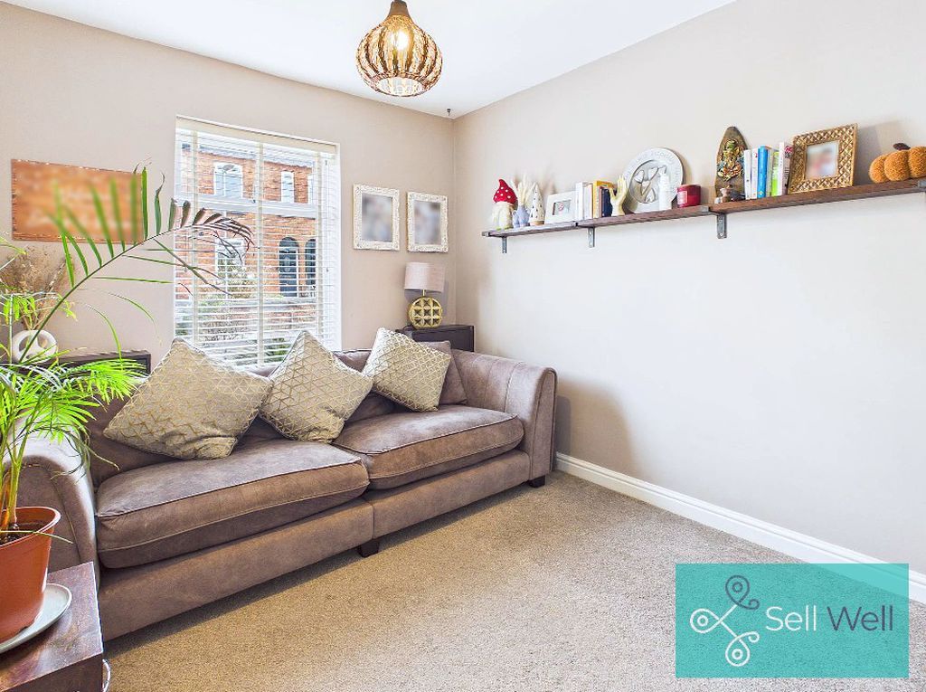 Property photo 3 of 16 Lounge