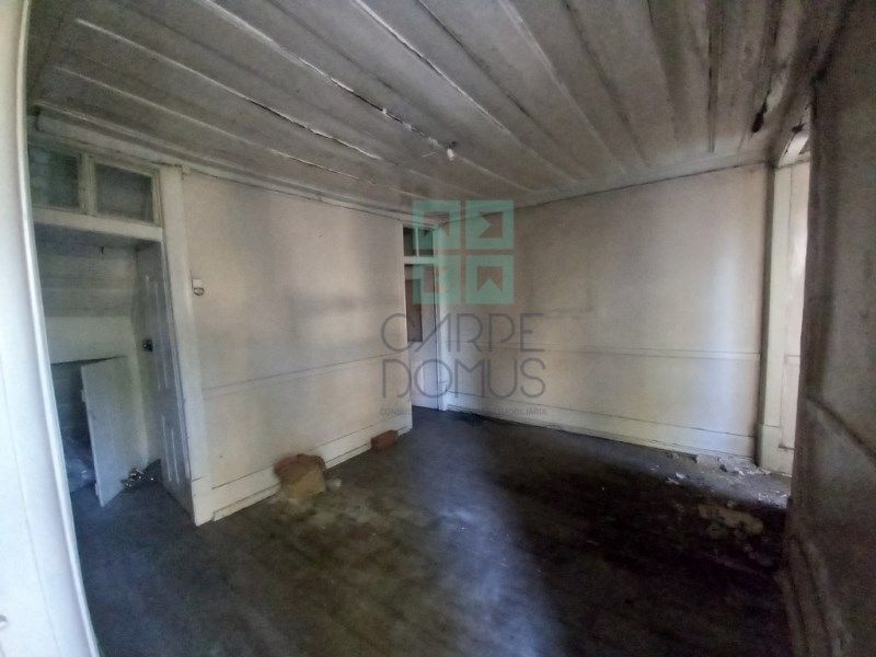 Property photo 2 of 35