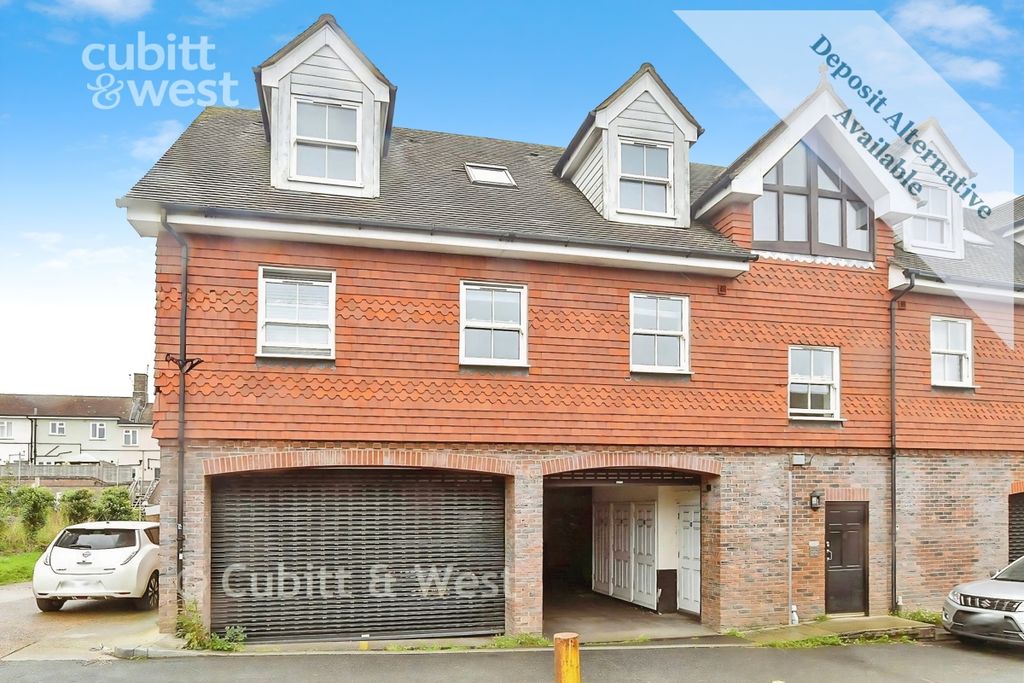 Property photo 3 of 12 External