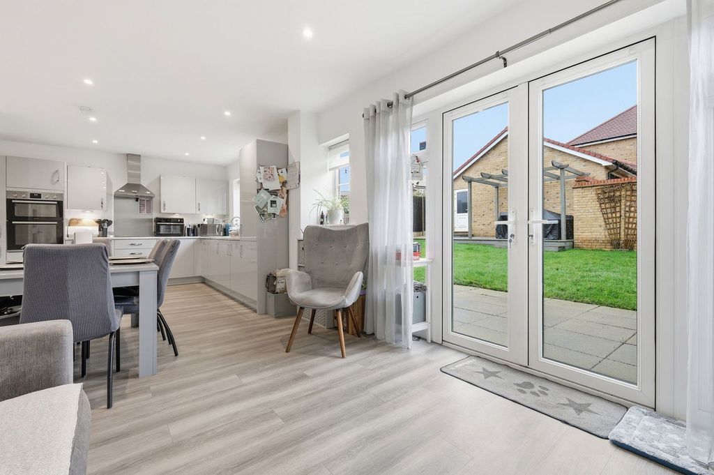 Property photo 2 of 22