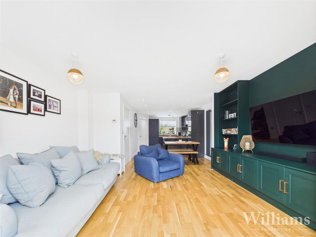 Property photo 3 of 17 Cam02861G0-Pr0464-Still001.Jpg