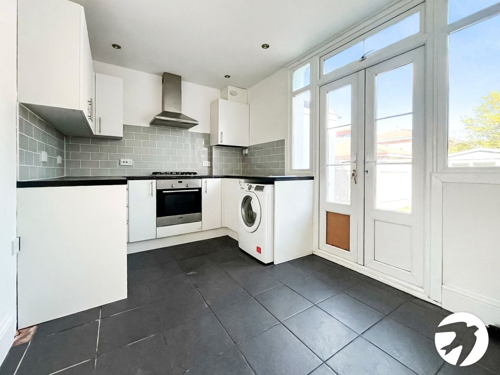 Property photo 3 of 7 Picture No. 11