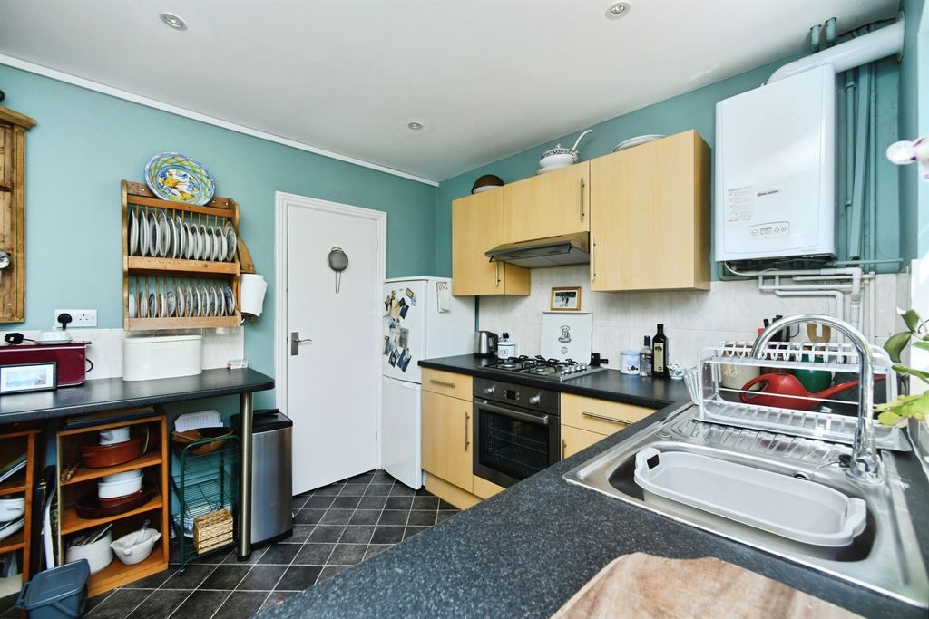 Property photo 3 of 19