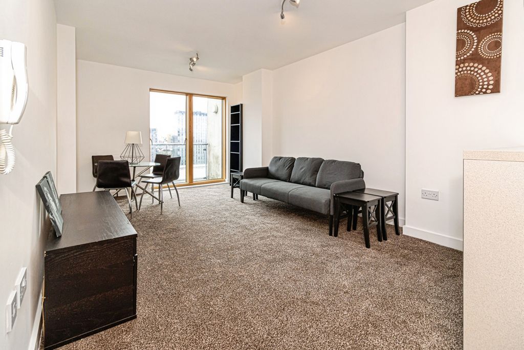 Property photo 2 of 8 Photo