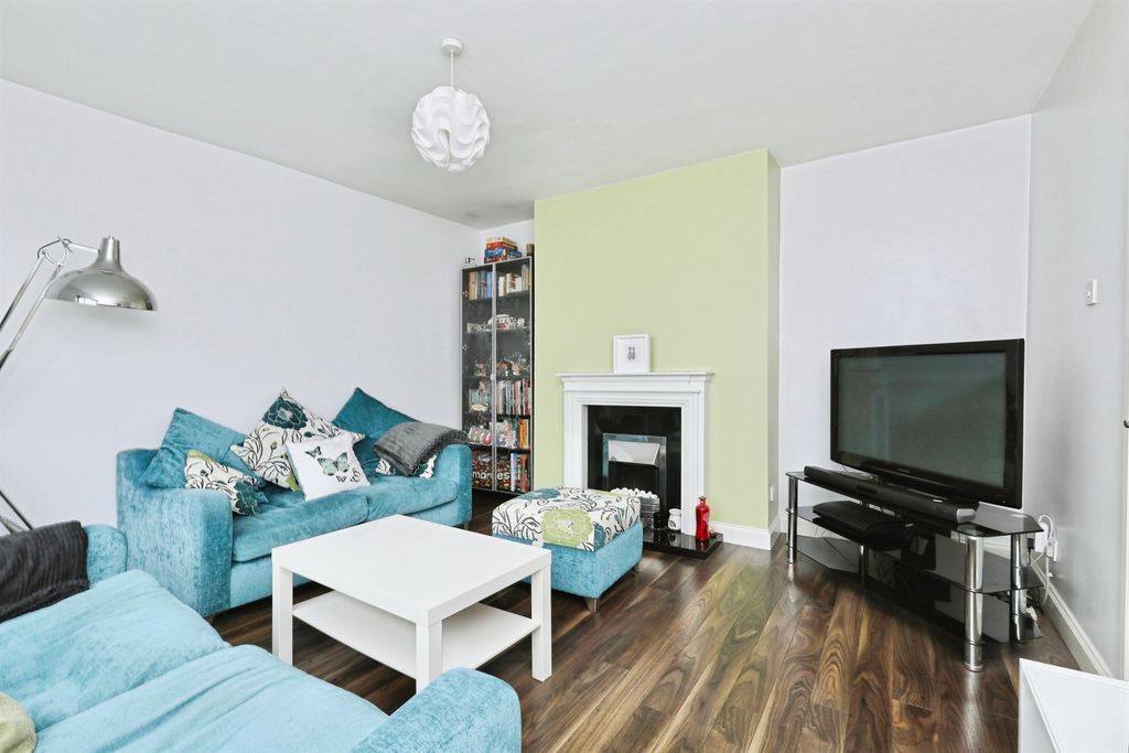 Property photo 2 of 16
