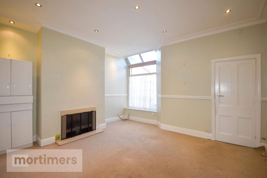 Property photo 2 of 18 Dining Area