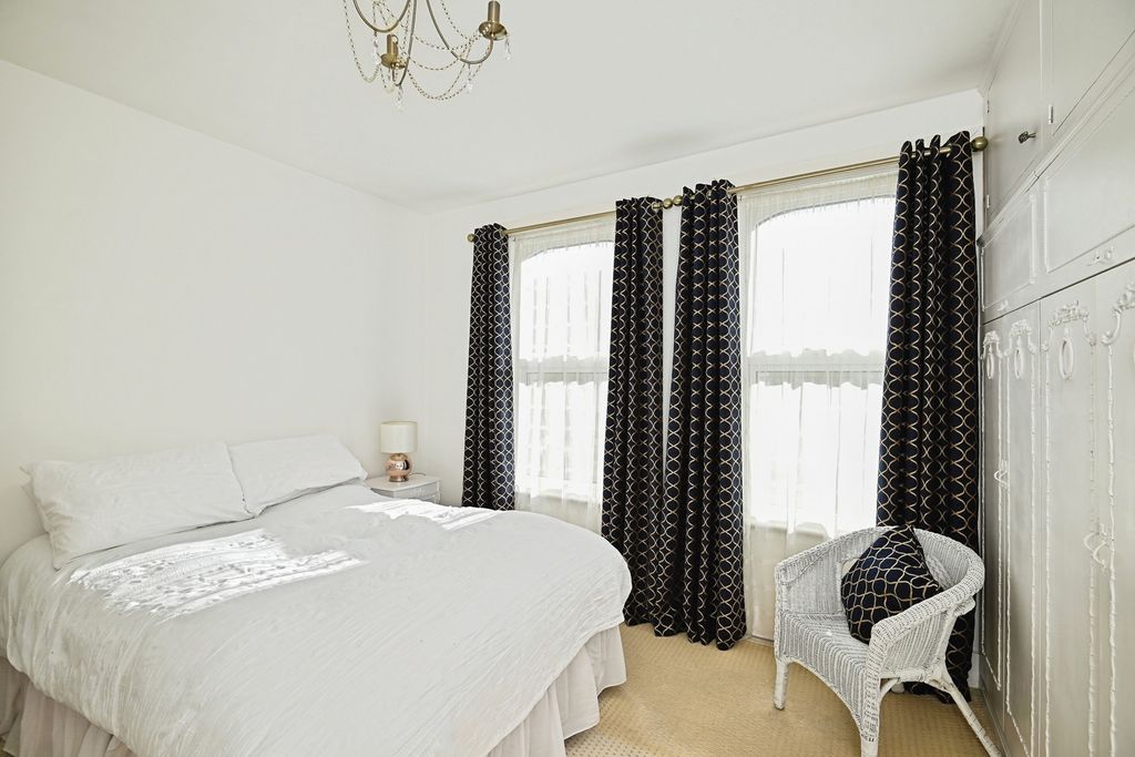 Property photo 3 of 17 Bedroom 1