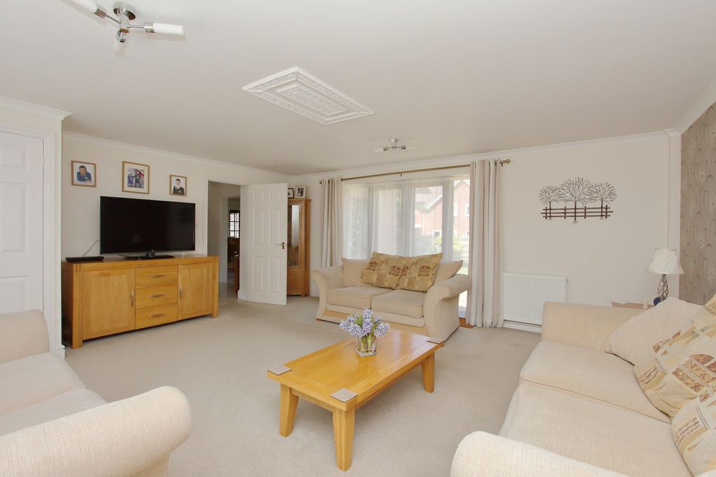 Property photo 3 of 18