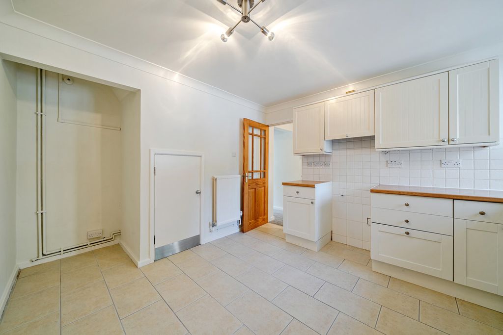 Property photo 3 of 21 Kitchen