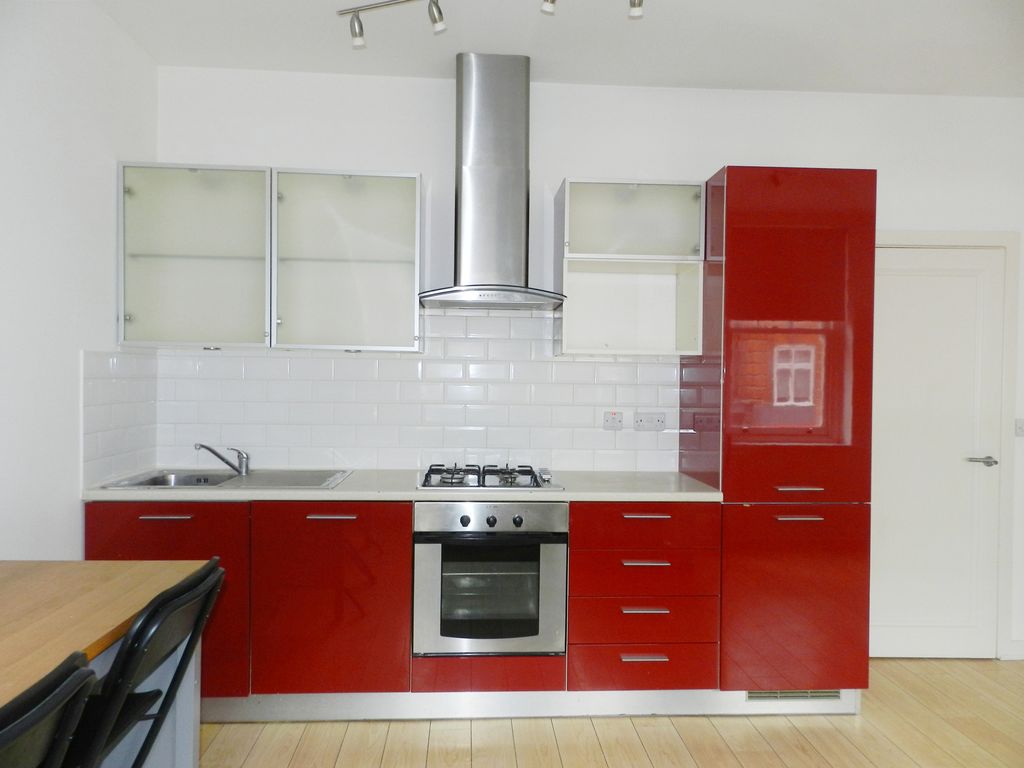 Property photo 2 of 6