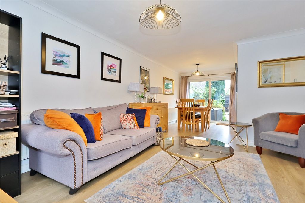 Property photo 3 of 12 Picture 3