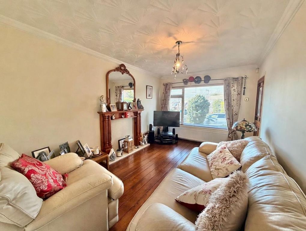 Property photo 3 of 13 E2Mvm.Jpg
