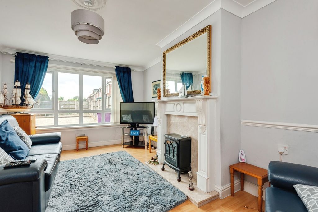Property photo 3 of 16 Pbox-Img.Jpg