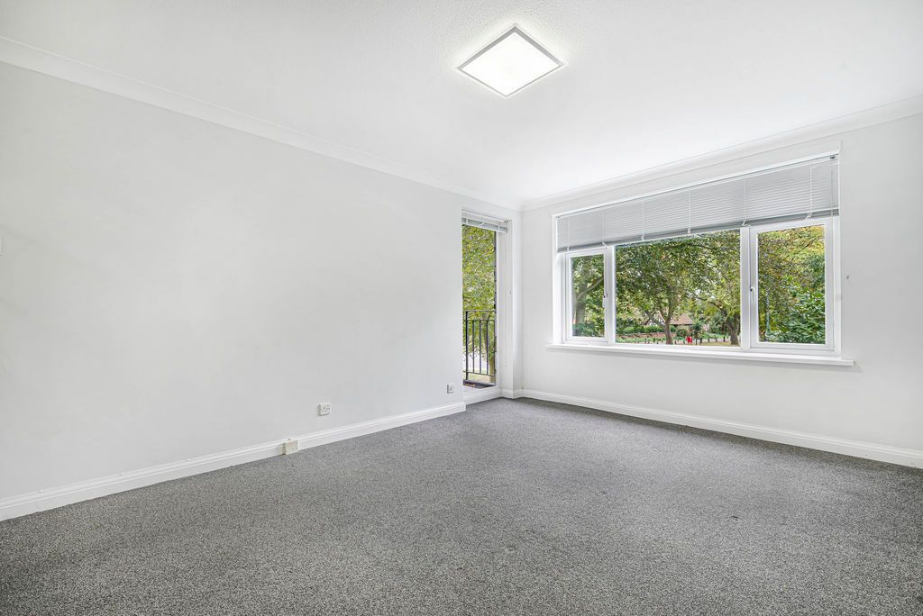 Property photo 2 of 16 Living Room