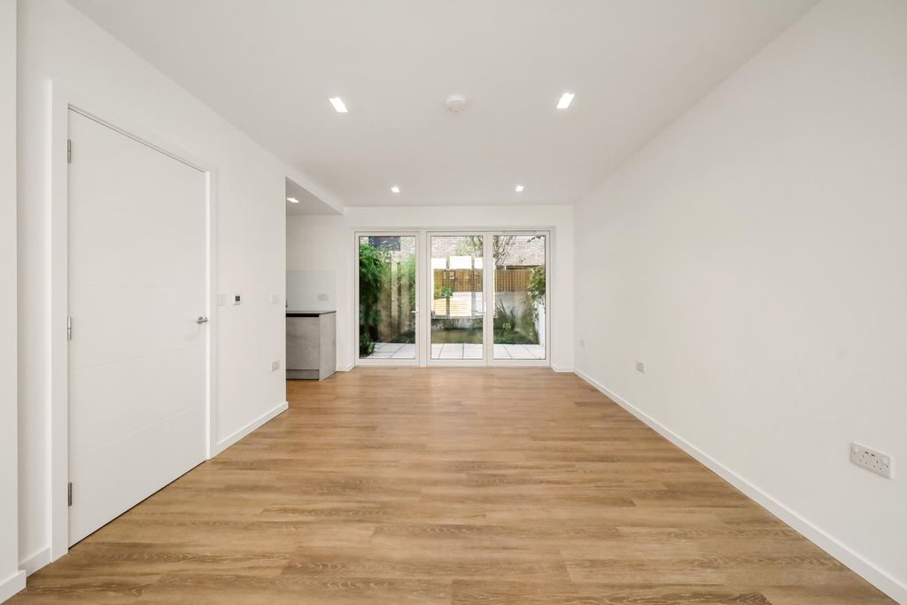 Property photo 1 of 24