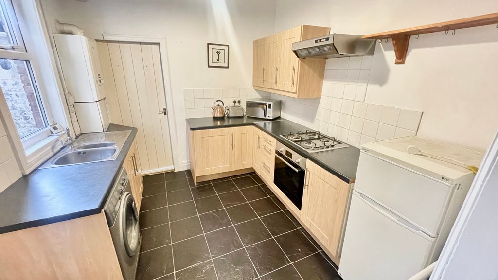 Property photo 3 of 12