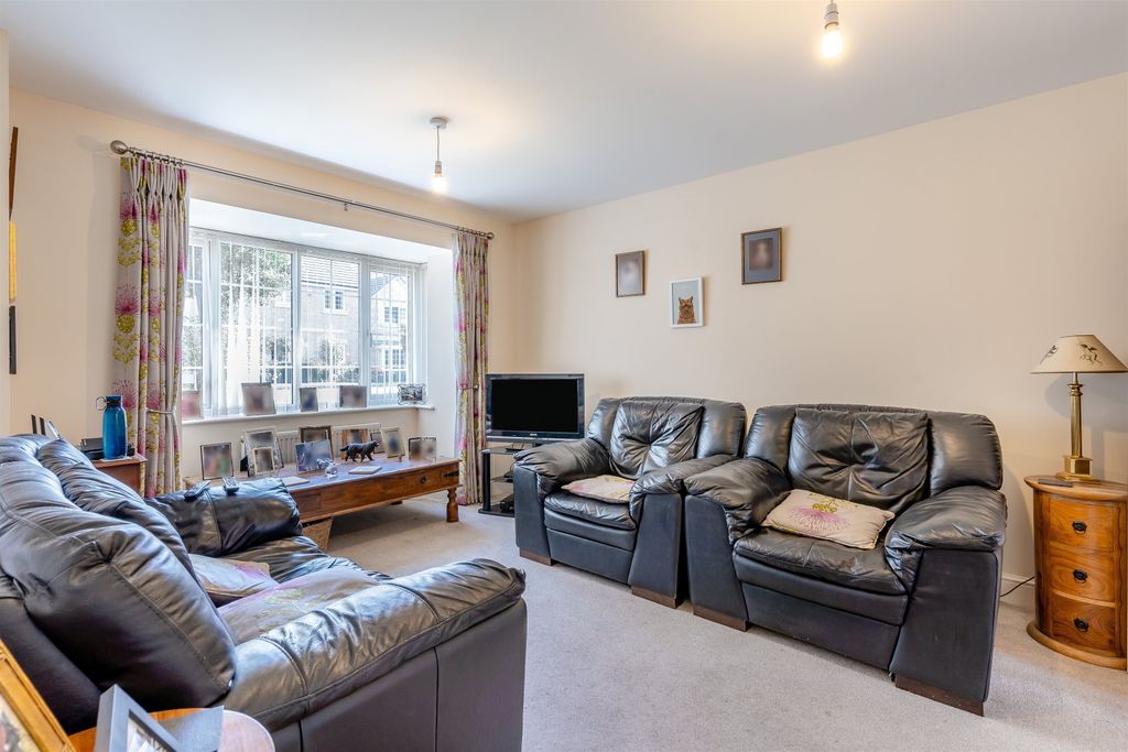 Property photo 3 of 22