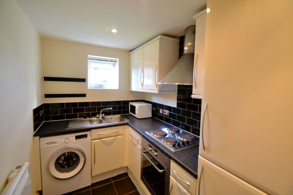 Property photo 3 of 8